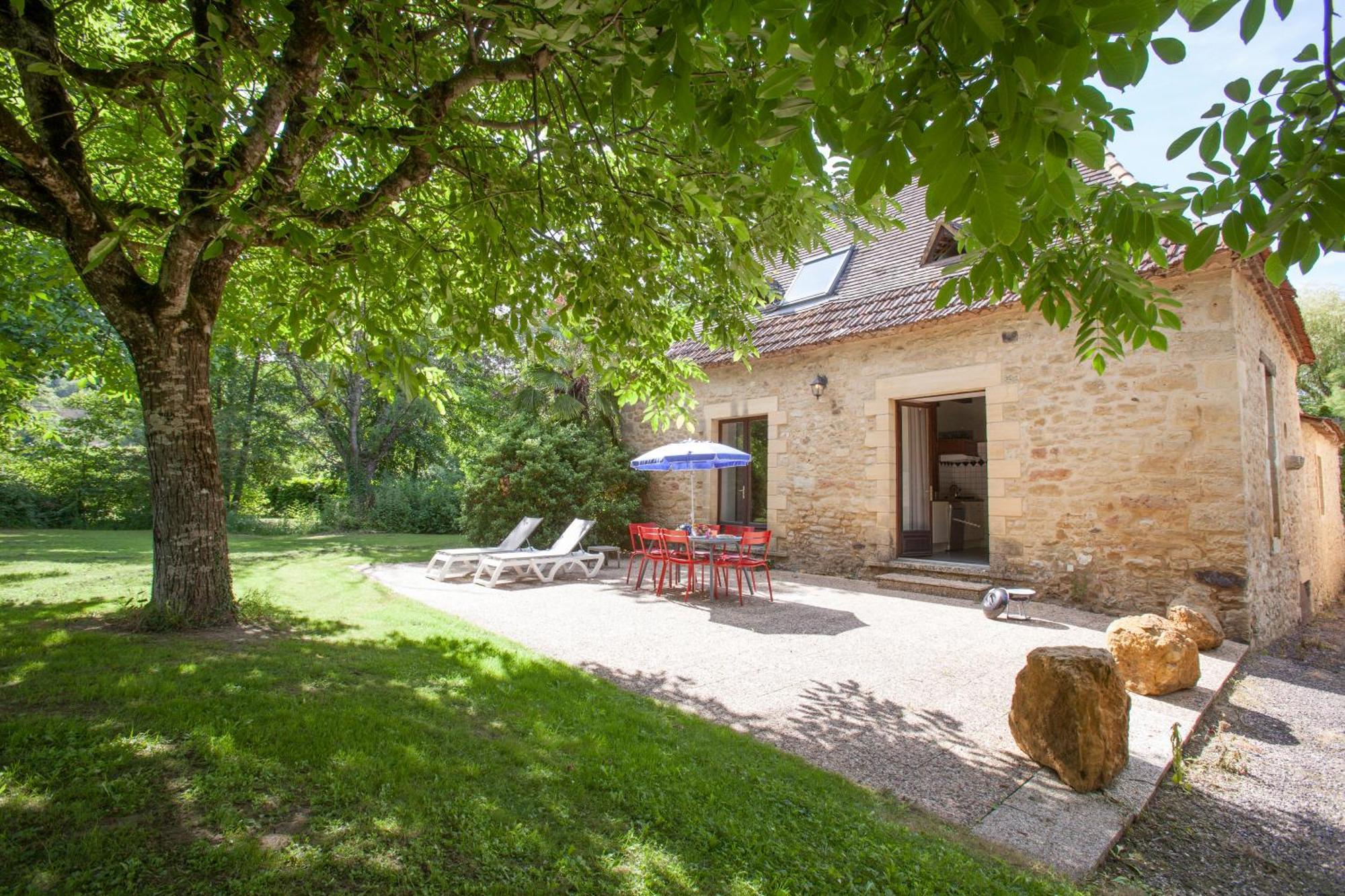 Camping Rcn Le Moulin De La Pique Belvès Exteriör bild