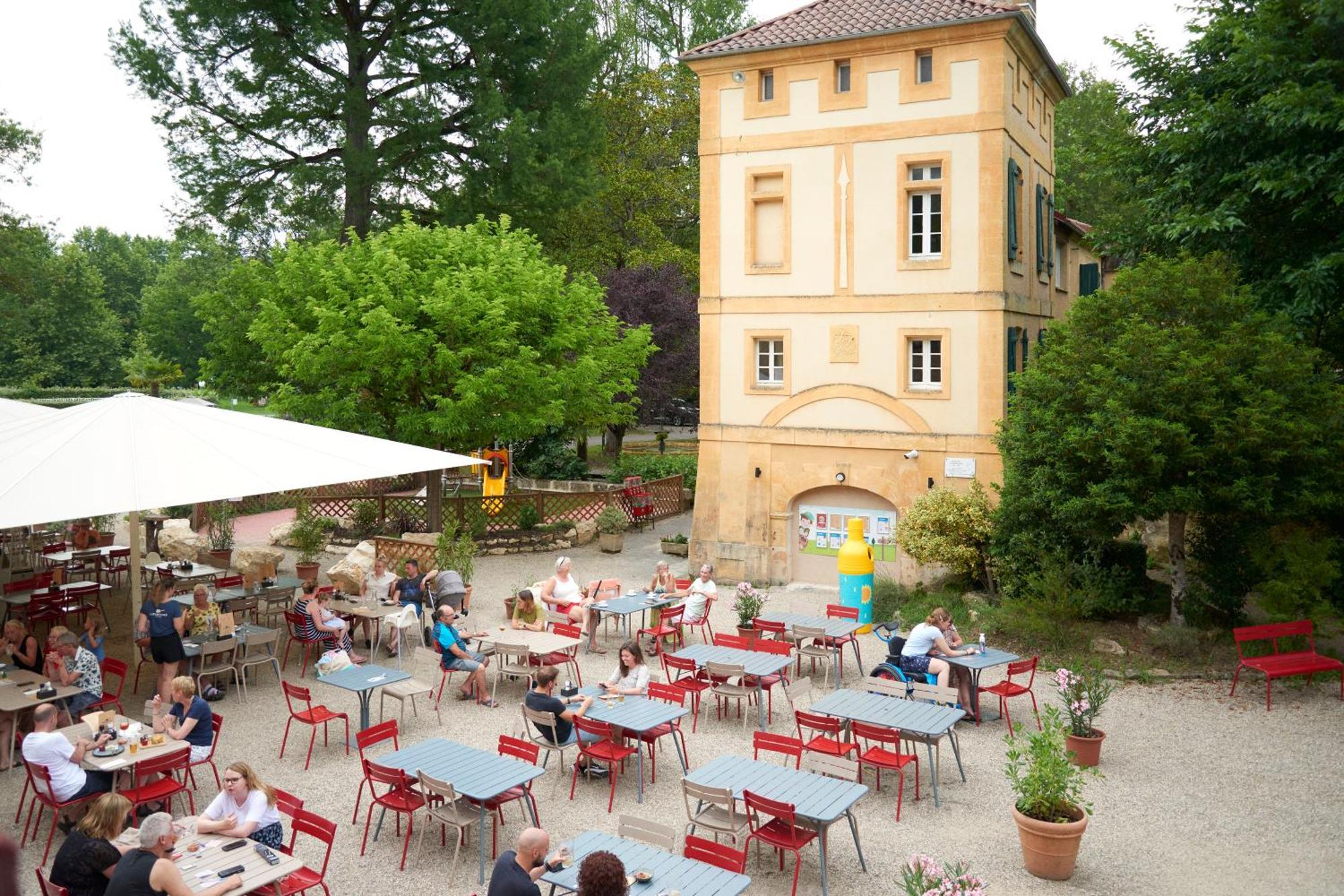 Camping Rcn Le Moulin De La Pique Belvès Exteriör bild