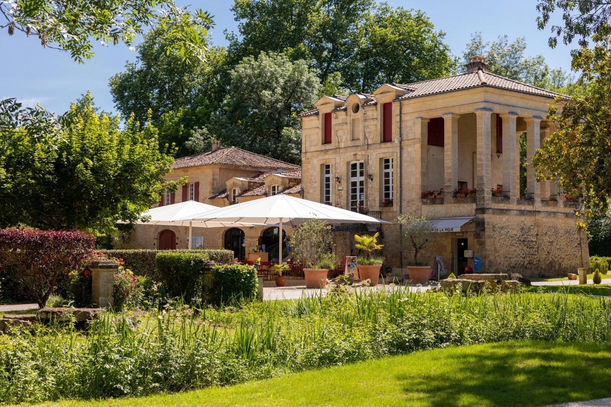Camping Rcn Le Moulin De La Pique Belvès Exteriör bild