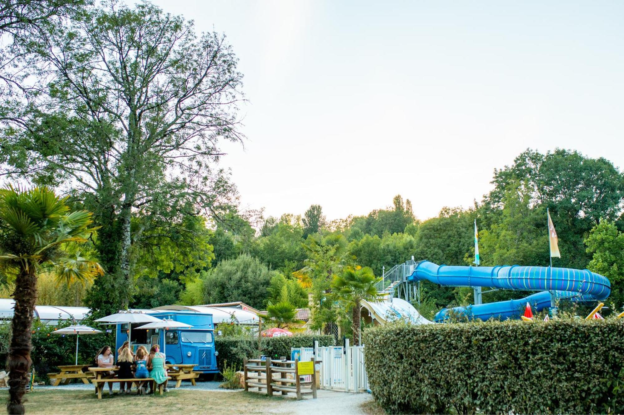 Camping Rcn Le Moulin De La Pique Belvès Exteriör bild